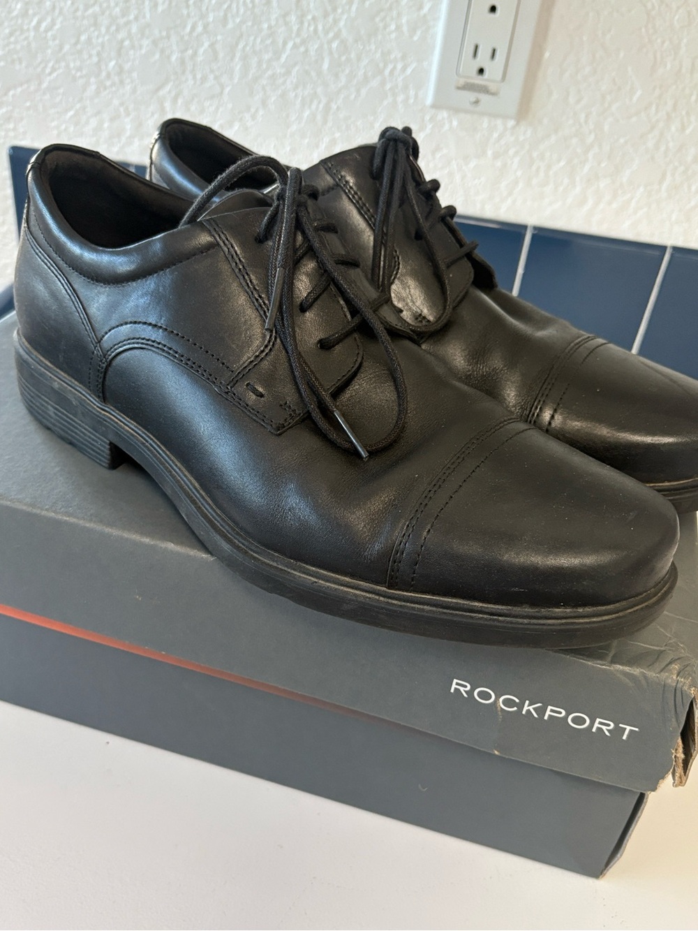 ROCKPORT Men's Black Leather Derby Dress Shoes